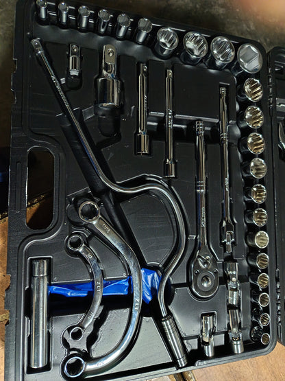 Chongqing Cummins Engine NT855 K19 K38 M11 random tool set of 53 pieces, 4914485, including special tools, random wrenches and sockets
